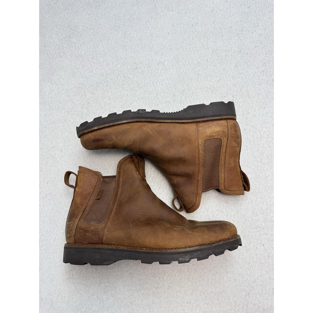 Roots Chelsea Boots Mens Size 9.5 Brown Leather Pull On Lug Sole Ankle